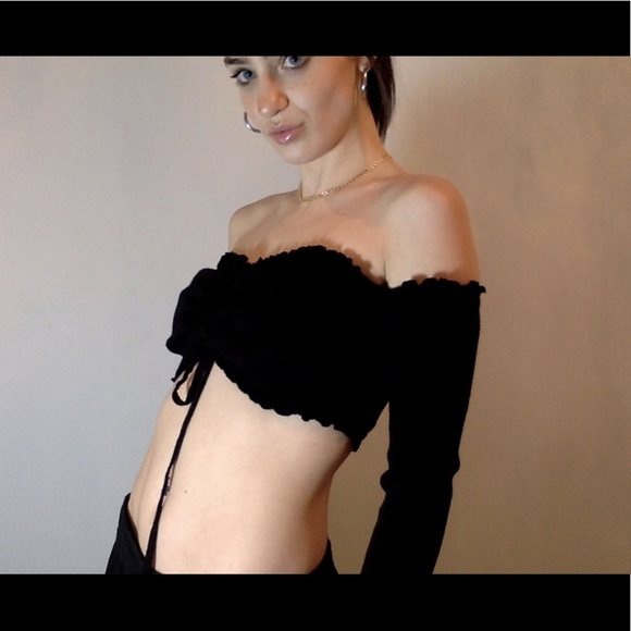 !!tiger mist Over the shoulder long sleeve crop top!! - Picture 5 of 5